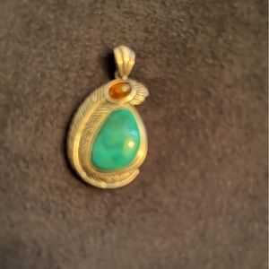 Pendant in turquoise and Amber Accent stones